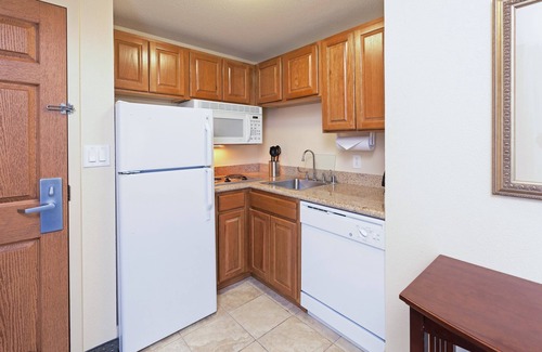 St. Paul Square Condominio | Comfy Studio Suite | Free Breakfast + Outdoor Pool
