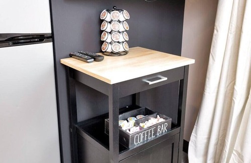 Danbury Apartamento | Comfy Studio with Kitchen Central Danbury, ADA