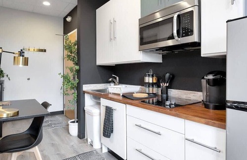 Danbury Apartamento | Comfy Studio with Kitchen Central Danbury, ADA