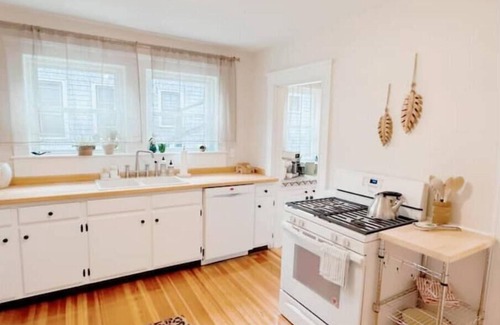 Medford Apartamento | Comfy, Stylish Apt. Near Uni's, Driveway