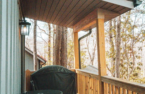 Topton Cabina | Comfy Tiny Cabin Near Lake Nantahala and the Great Smoky Mountains