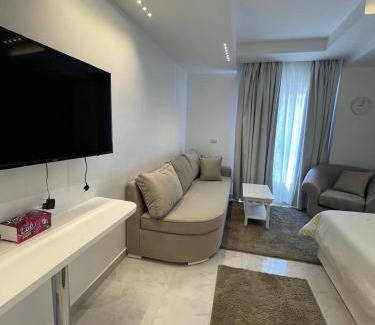 Heliopolis Apartamento | Comfy Tourist Corner - Heliopolis - Hotel Apartments
