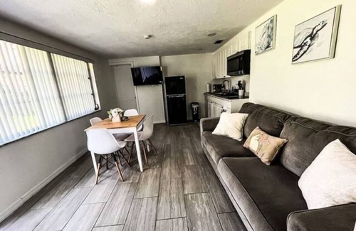 Marthas Vineyard Apartamento | Comfy Unit near Port R Beaches/ Adv. Park/