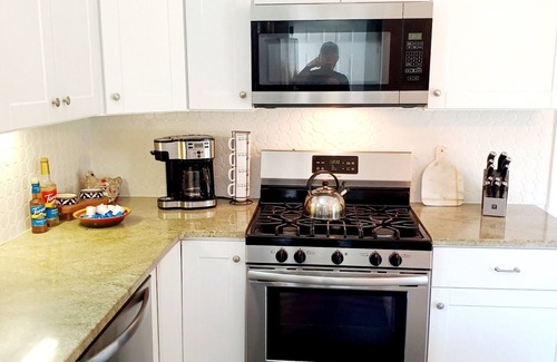 Painesville Casa | Comfy Updated Historic Gem Pets OK 3B Vibrant Area