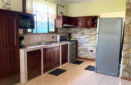 Quepos Villa | Comfy Villa for7 with private Pool, just 10 minutes from Manuel Antonio