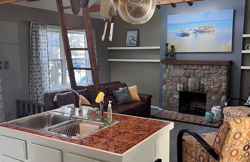 Spirit Lake Cabina | Comfy West Lake Getaway Loft