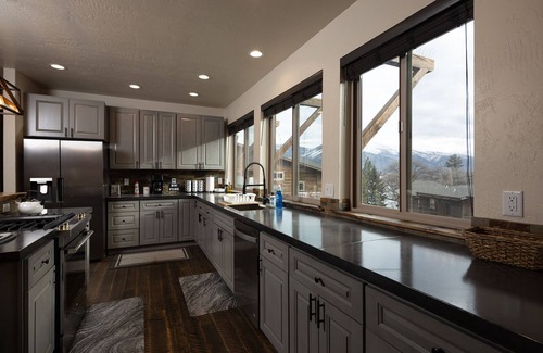 East Missoula Condominio | Commanding views just minutes from downtown with Elevator access