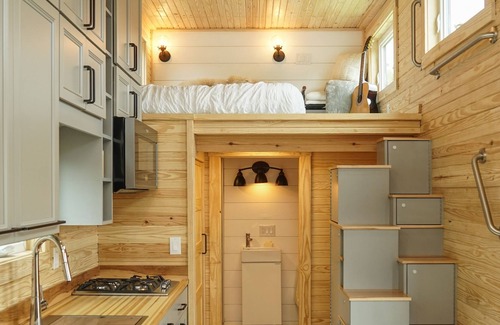 Maplewood Casa | Commodious Tiny Home