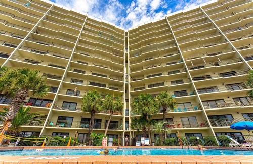 Lower Grand Lagoon Condominio | Commodore by iTrip Panama City Beach
