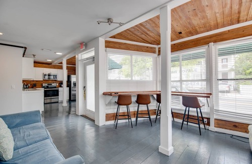 Historic Seaport Apartamento | Commodore s Compound by Brightwild Huge Home