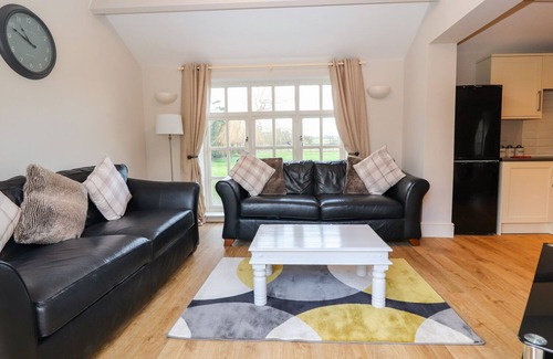 Wrexham Casa | CAJA COMÚN DE MADERA, admite mascotas en Holt, Gales del Norte, Ref 999600