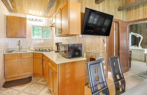 Mongaup Valley Cabina | Communal Pool & Playground: Mongaup Valley Cabin!