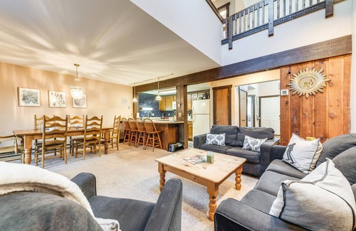 Lake Harmony Casa | Community Beach Access: Lake Harmony Townhome