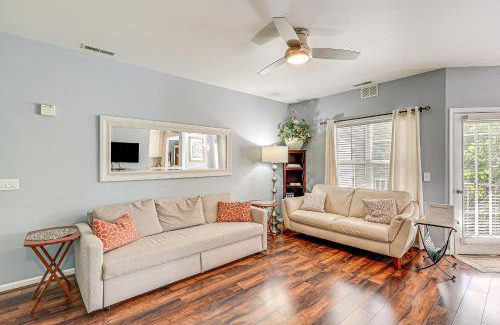 Rehoboth Beach Apartamento | Community Pool and Private Balcony Chic Lewes Gem