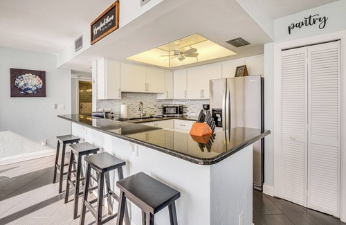 Flagler Beach Condominio | Community Pool & Ocean Views: Flagler Beach Condo!