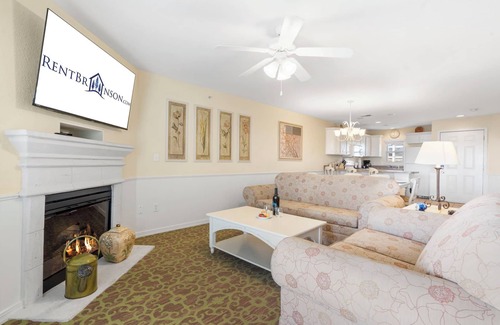Kimberling City Condominio | Community Pool-Mini Golf-Table Rock Access @ Kim City Condo- Free Tickets