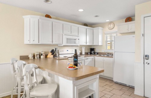 Kimberling City Condominio | Community Pool-Mini Golf-Table Rock Access @ Kim City Condo- Free Tickets