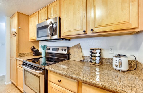 Litchfield Park Condominio | Community Pool at Litchfield Park Condo