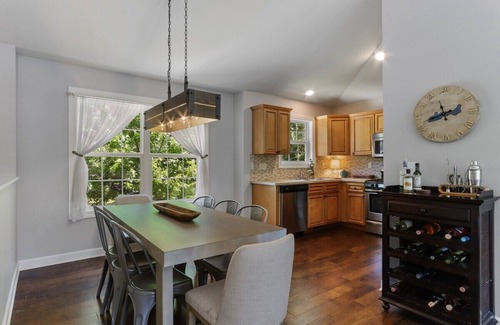 Como Casa | Como Lake Views on Deck |Screened-in Porch | Beach Access | Fireplace |Short Walk to Lake
