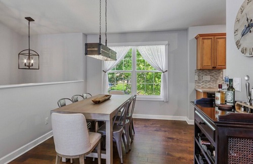 Como Casa | Como Lake Views on Deck |Screened-in Porch | Beach Access | Fireplace |Short Walk to Lake