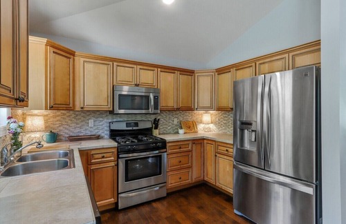 Como Casa | Como Lake Views on Deck |Screened-in Porch | Beach Access | Fireplace |Short Walk to Lake