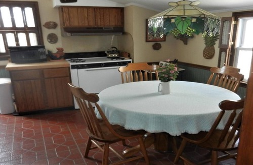 Ship Bottom Casa | Compact and cozy two-bedroom duplex sleeps six.