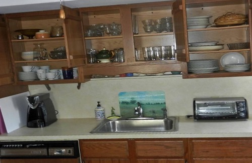 Ship Bottom Casa | Compact and cozy two-bedroom duplex sleeps six.