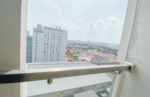 Semarang Apartamento | Compact and Nice Combined Unit 1BR Apartment at Warhol (W/R) Residence