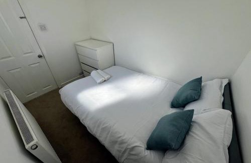 Easton Casa | Compact Budget Room - 9 Mins to Bristol Centre