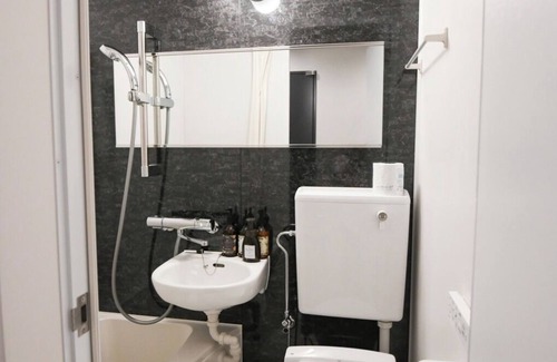 Nagaokakyo Hotel | Compact single unit bathroom Room only Plan with / Nagaokakyo Kyōto