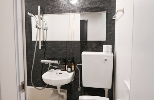 Nagaokakyo Hotel | Compact single unit bathroom Eco plan for room on / Nagaokakyo Kyōto
