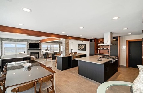 Orlando Beach Complejo | Compass 2BR Suite - Gourmet Kitchen - Water view