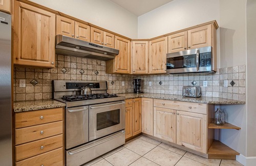 Grand Junction Casa | Compass House: Game Room & Dual Fireplaces
