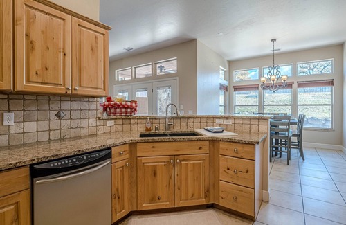 Grand Junction Casa | Compass House: Game Room & Dual Fireplaces