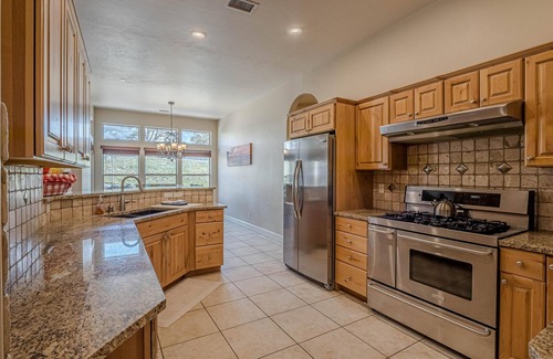 Grand Junction Casa | Compass House: Game Room & Dual Fireplaces