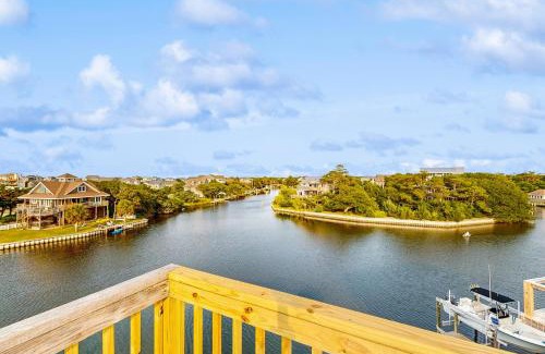 Brigands' Bay Casa | Compass Rose #286-F