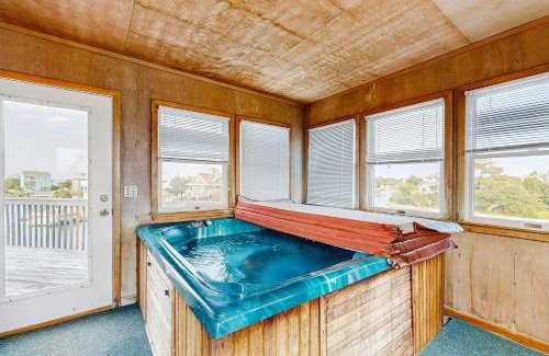 Brigands' Bay Casa | Compass Rose #286-F