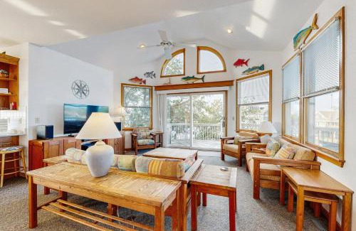 Brigands' Bay Casa | Compass Rose #286-F
