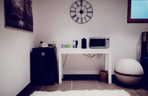Maxilly-sur-Leman Apartamento | Complete accommodation with home cinema, pool table and private terrace.