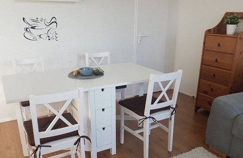 Volmerswerth Casa | Apartamento completo en Dusseldorf: 45m ² subterráneo cerca de A4