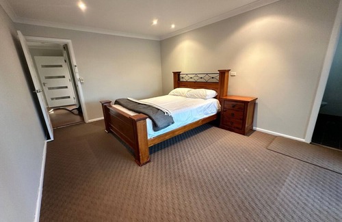 Kenthurst Otro | Complete Family House 3.5km from Town Center.