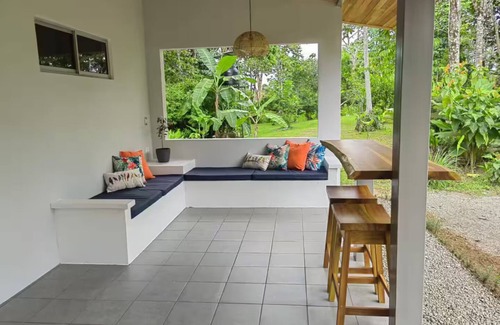 Puerto Jiménez Casa | Casa completa en la privacidad de un amplio escenario tropical