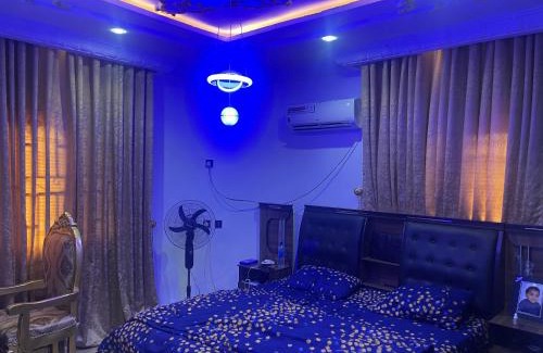 Benin City Apartamento | Complete royal design 3 bed room flat appartment