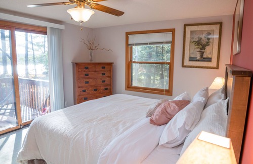 Tomahawk Casa | Complete serenity on this 5.5 acre modern waterfront property.
