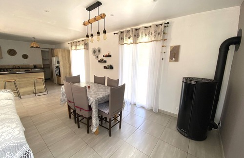 Allez-et-Cazeneuve Casa | Completely renovated country house with air conditioning and garden