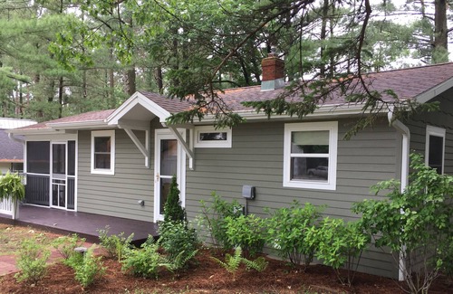 Waupaca Cabaña | Cadena de la vendimia completamente renovado el acabado de Lagos Cottage!