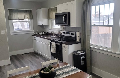 Cedar Rapids - Iowa City Casa | Completely remodeled house with all the amenities minutes from downtown.
