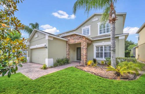 Highgate Park Casa | Completely Remodeled 5 Bedroom Disney Pool Home