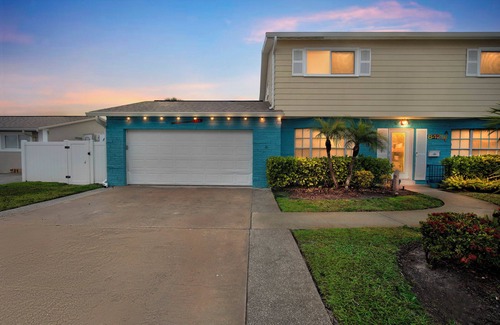 Bay Crest Park Casa | Completely Reno'd Luxury Canalfront Tampa Bay Home