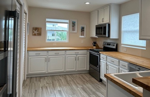 Hudson Beach Estates Casa | Completamente renovado, frente al canal, casa del golfo